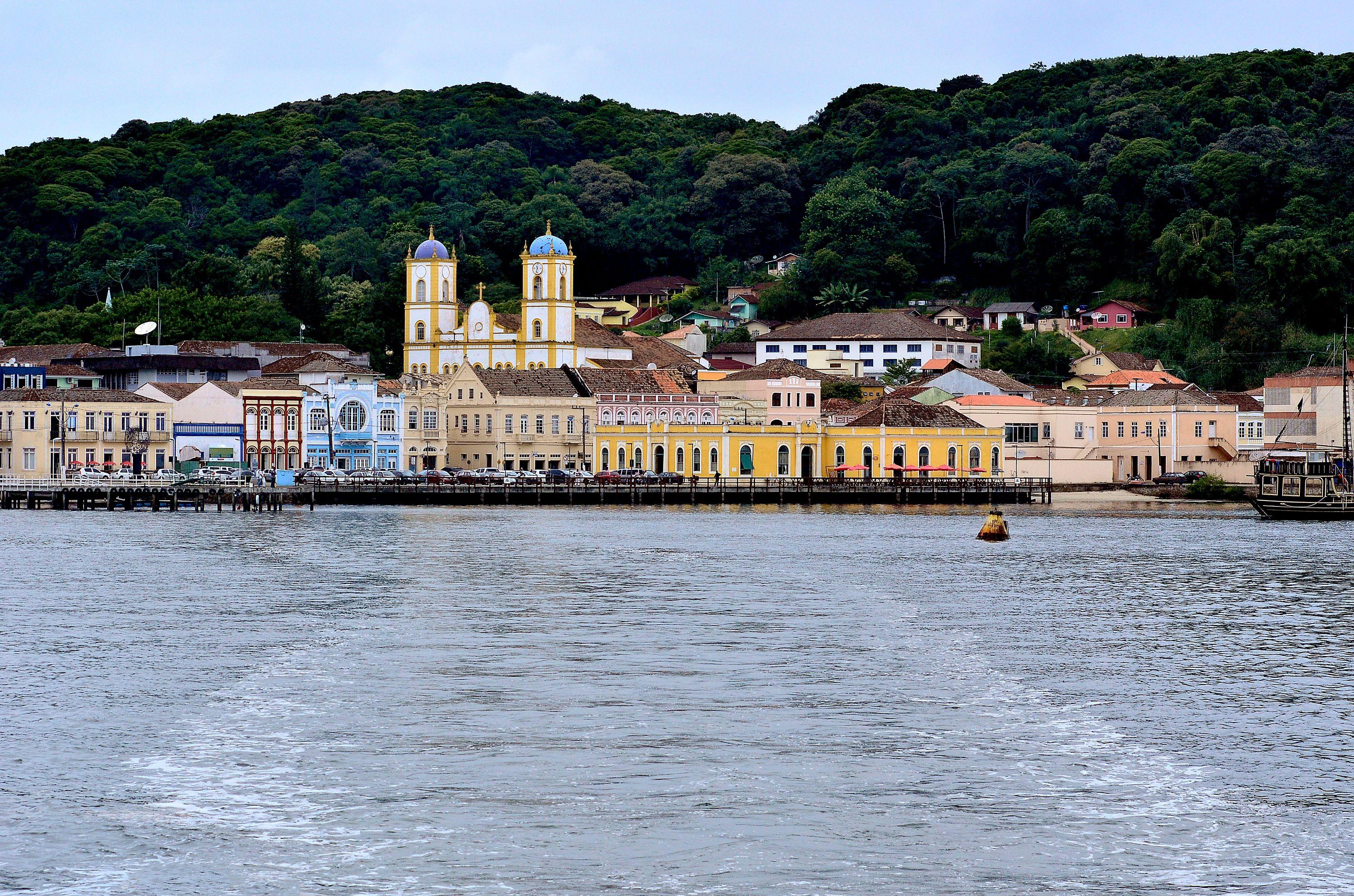 São Francisco do Sul Santa Catarina fonte: www.kayak.com Fonte: www.kayak.com